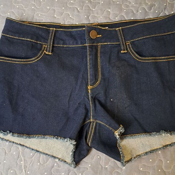 No Boundaries cut off jean shorts size 11 NWT - Picture 1 of 3